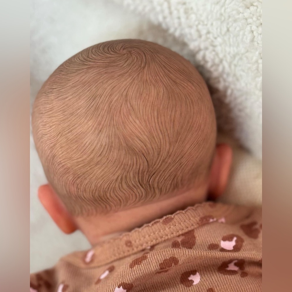 Reborn baby doll - realistic, painted with appropriate mottling of newborn - Picture 15 of 16